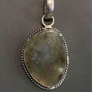 925 Labradorite pendant